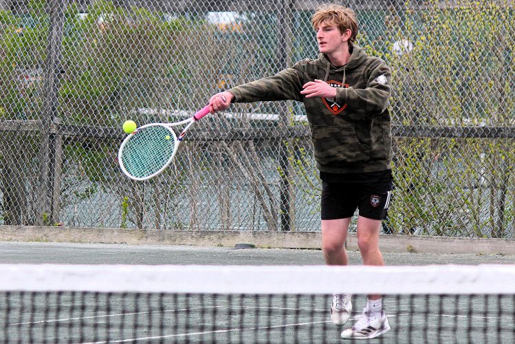 Middle sweeps individual and team titles at Cape May Tennis Club ...
